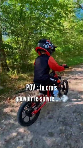 À 4 ans, il accélère déjà comme un grand ! 🏁