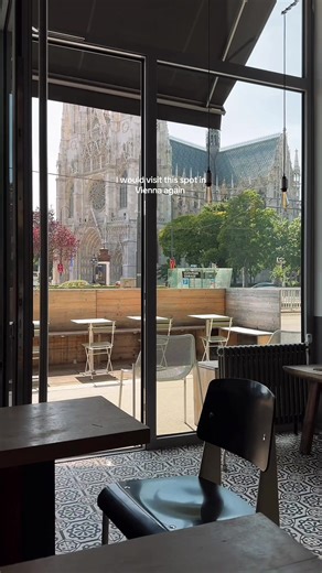 One more coffee & matcha spot in Vienna. #coffee #vienna #matcha #wienliebe #viennaaustria