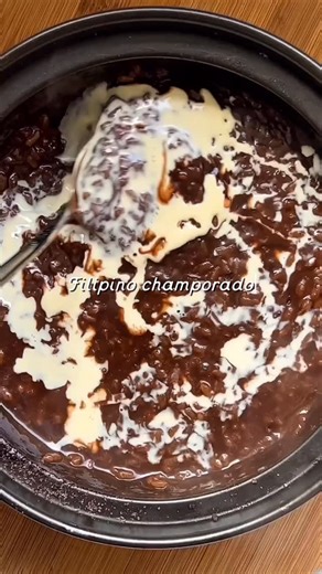 Krizell Sullano | A morning reset with Filipino champorado 🍫🍚 👉Comment: recipe, champorado, or 🤎 to get the recipe sent straight to your DMs! Champorado is... | Instagram