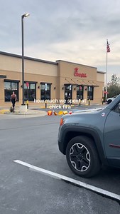 @chickfila #chickfila #chickfilalover #chickfilareview #fastfoodfinds #fastfoodreview #foodreview #foodtiktok #foodreel #foodcontent #foodreviewer #foodinspo #budgetbites #foodhaul #mealreview #fastfoodcravings #foodonabudget #budgetfriendlyeats #cheapmeals #affordableeats #eatingonabudget #foodcost #budgetfinds #valueeats #mealdeals #pricebreakdown #whatitcosts #foodie #foodiefinds #eats #momlifeeats | Thanks my mommy made it