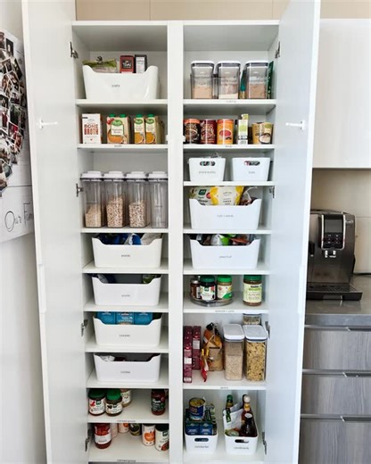 🌟 Pantry Makeover Magic! ✨ Who says a pantry can’t be both practical and pretty? Not us! Dive into this transformation where functionality meets flair in the heart of your home—the pantry! Here’s why a well-organized pantry can change your kitchen game 🍳 Effortless Meal Prep - Everything you need at your fingertips, making cooking a breeze. 🛒 Smarter Shopping - See what you have at a glance, which means no more buying three extra jars of peanut butter by mistake. 🎨 Aesthetic Appeal - A visua