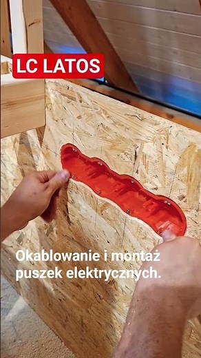 Montaż elektrycznych puszek w OSB i okablowanie elektryczne poddasza. Gaming Room w budowie.