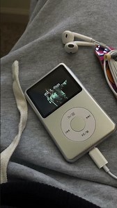 bluetooth, usbc & 3mm headphone jack approved!🎵🎧💥 #sombr #musicplayer #mp3 #retro #streamless