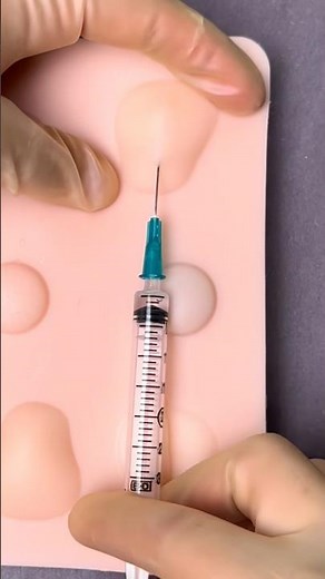 Popping Abscesses 😷🔪 #goodtoknow #surgeonlife #vet #medicine #funfacts #abscess #lancing #hacks