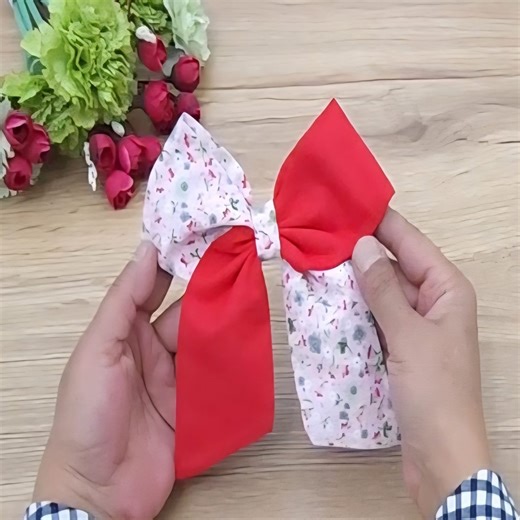 12K views · 102 reactions | DIY Fabric Bow Hair Clip – Adorable Hair Accessory Every Mom Can Make!... | Knitting Fashion | Facebook