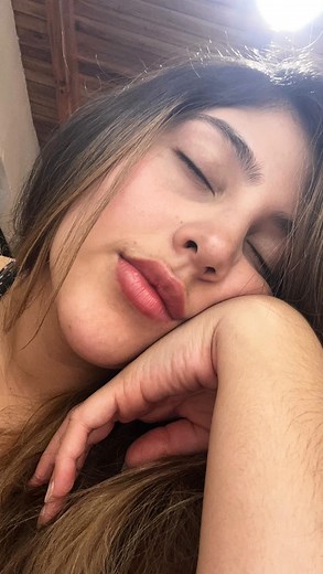 Linda | Model | UGC | Unos besitos y ya se contenta mi amorcito 👻 | Instagram