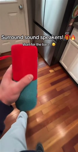 magnetic splittable speaker for surround sound 🥰🎶#speaker #music #surroundsound #split #musiclover