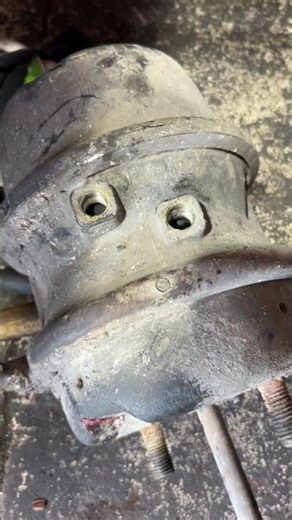 Wrong Brake Chamber Ports Caused This Failure | Truck Repair Houston