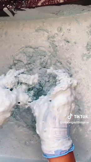 Another part of my live, Hand Mixing 🤗 we made 14 cylinders and 3 slabs! #mixingwithmarie