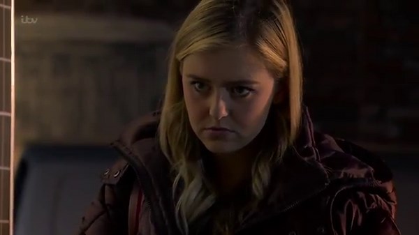 Spoilers: Daniel recites love poetry to enraptured schoolgirl Summer in Corrie