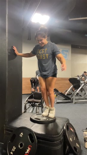 Miriam Blanco | I found the 12” plyo box at the gym finally 😅 Stacked with the 3” and another plate, I’m at almost 17” here. My legs were so tired. They... | Instagram
