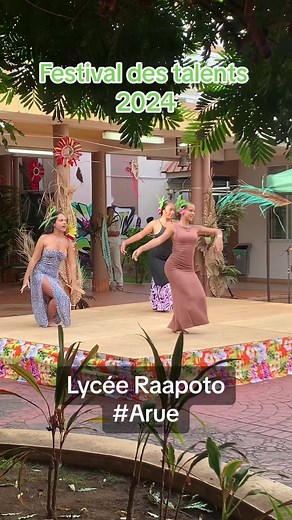 Prestation Étudiantes Lycée Raapoto: Danse Ori Tahiti