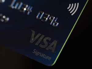More Canadians only making minimum payment on credit cards: TransUnion