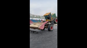 Excavator Dance: A Show of Skill and Precision