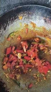 चुलीवरील माकल्याचे कालवण आणि पापलेट फ्राय (Squid Curry Paplet Fry)