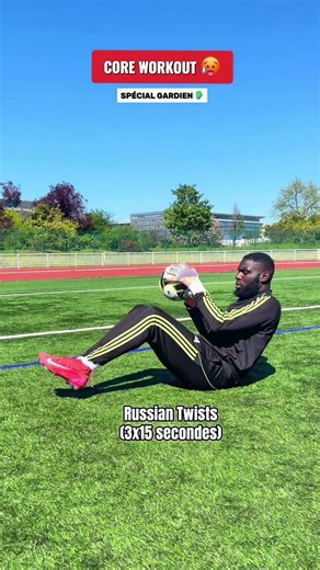 Exercice pour gardien de but 🧤🫂 #goalkeepertraining #goalkeeper #footballshorts