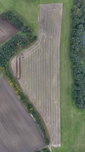 19K views · 3.2K reactions | Birdseye . . .  : @tim_br2699 . . . #farming #agriculture #field #agro #timelapse #drone #gps #satisfying #country #farmer #farm #equipment #machinery #farmlife #farm #crop #ag #epic #foryou #fyp #hyperlapse | Farming Watch | Facebook