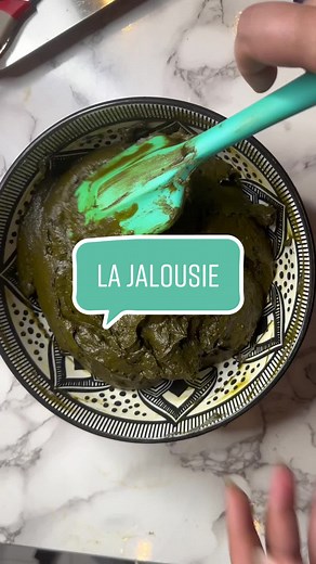 How to Prepare a Greenish-Brown Paste at Home