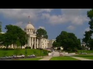 Alabama governor takes down confederate flag