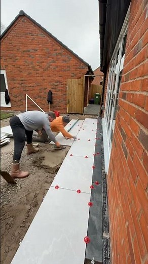 Outdoor porcelain paving installation