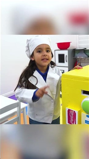 Ellie's New Pizza Machine!