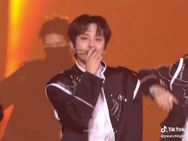 NCT 127: A Deep Dive into 'Kick It' Performance