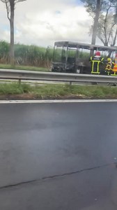 59K views · 177 reactions | ️ INFOROUTE : RN3 Saint Pierre – FIN de l'événement bus en feu  Sur la RN3 à Saint Pierre, le bus incendié dans le secteur de Mon Caprice a pu être dépanné. ️ La circulation est totalement rétablie dans les deux sens. ⬆️⬇️ | Mon Saint-Jo | Facebook