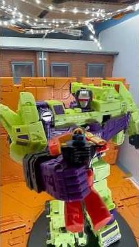 Transformtober 2025 Day 10: Studio Series 86 Devastator Review