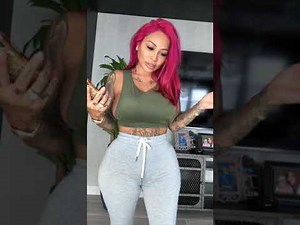 Brittanya Razavi Live video