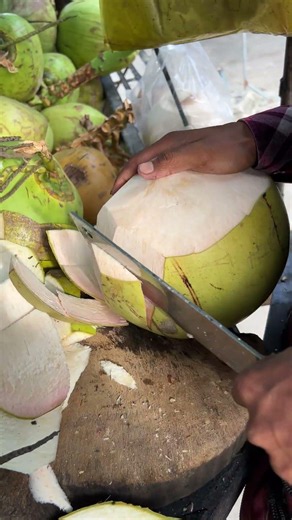 Green coconut cutting skill! #shorts #explore #viral #streetfood #coconut