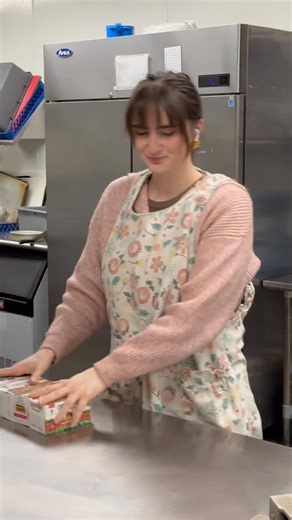 Chaya Attal on Instagram: "Set up a dessert table with me!"