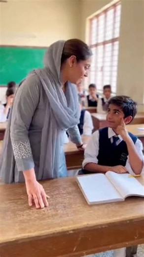 #funny school video 🤣 #shorts #foryou #viral #funny #trending #live #school #veo3 #gemini #sora #ai