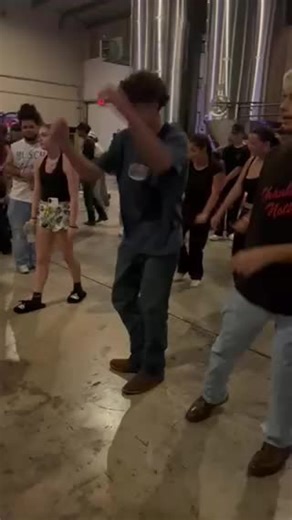 Perfect Time for Linedancing at Schnelbys Winery