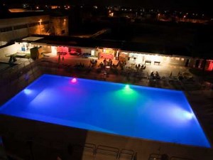 Iluminación de colores en Piscinas con Leds