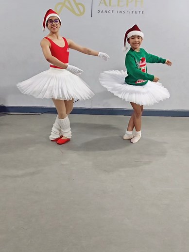 christmas Ballet🎄🎉💕#SomosAleph #AlephOaxaca #OaxacaDancers #BePro #BeElite #BeAleph #Oaxaca #Cultura #Ballet #danza #bailarinas #clasesballet #balletoaxaca #russianballet #balletdancers #puntasballet #escueladeballetoaxaca #russianballetmethodology #igersOaxaca #igersoaxaca_gente #danzaoaxaca #igersoaxacamexico #igersdancers #balletoaxaca