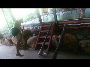 How to play the australian instrument, dijeridu?