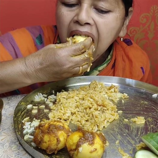 SPICY EGG CURRY🔥 BASMATI RICE || #shorts #mukbangn #asmreating #mukbangasmr #asmr