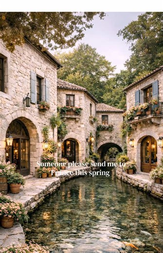 🌸Save this list of the most beautiful places in France that are especially stunning in spring and perfect for a trip this time of year. 📍 Paris — in spring the city fills with blooming trees, picnics along the Seine, and lively café terraces. 📍 Provence — green vineyards, blooming fields, and charming stone villages create some of the most picturesque landscapes in France. 📍 Loire Valley — spring is the perfect time to explore the Loire castles surrounded by blooming gardens and vineyards. �