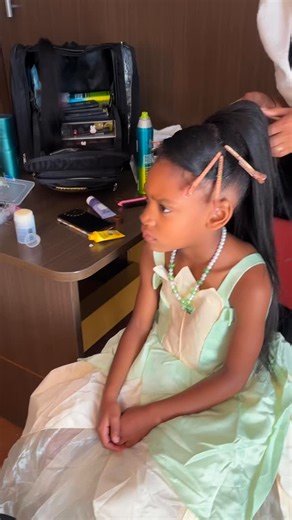 The prettiest princess in the whole Bayou! Become your favorite character now at BoundingBeauty.com 💚🐸 • • #boundingbeauty #characterbounding #waltdisneyworld #princessmakeover #princesslife #princessmakeovers #orlandomakeupartist #disneymakeup #disneymakeupartist #travelingmakeupartist #tiana #tianamakeup #tianacosplay #princessandthefrog #princessandthefrogcosplay #tianaprincess | Bounding Beauty