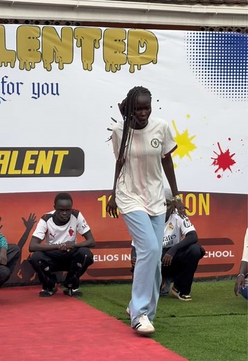 Breakdancer 😭🔥✨💚 #heliosinternationalschoolug #southsudanesetiktokers🇸🇸🇸🇸🇸🇸 #southsudantiktokers🇸🇸 #southsudan #sudanese_tiktokمشاهير