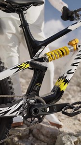 Custom-spec'd with @wibmerfabio's top picks, the Torque CF CLLCTV FW is ready for the gnarliest terrain. 🔥 #MyCanyon #CLLCTV #Freeride #MTB | Canyon