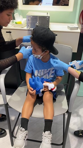 303K views · 2.9K reactions | My sons getting their ears pierced 沈 #the_barbers_son #barber #ear #earrings #earpiercing #piercing #kids #boys #satisfying #reels #viral #trending #reaction | �THE_BARBERS_SON��� | Facebook