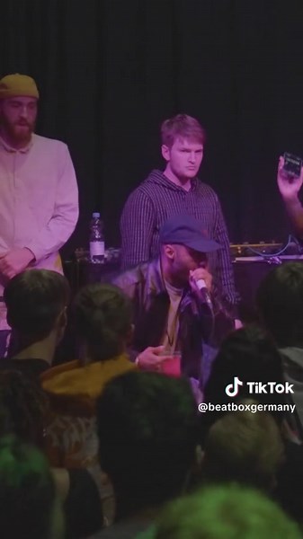 Stunning Double Voice Beatbox Performance