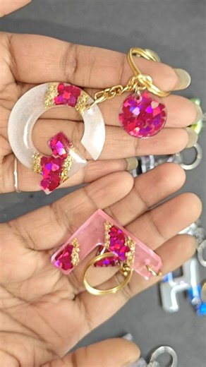 DIY glitter keychains with Resin #resinart #shorts #keychain #handmade #trending #short #resinartist