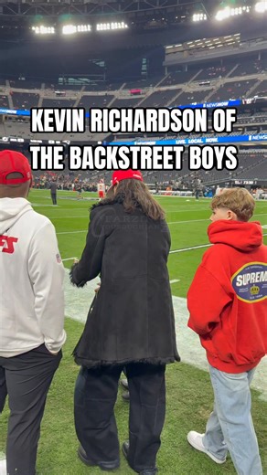 Kevin Richardson of the Backstreet Boys in the building 👀 #chiefs #chiefskingdom #nfl #backstreetboys | Farzin Vousoughian
