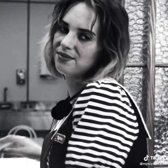 THEY FINALLY RELEASING THE TRAILER TOMORROW 🎉🎉 #strangerthingsedit #aesthetic #aestheticedits #steveharrington #robinbuckley