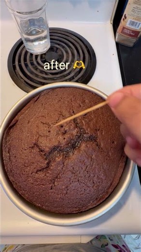 chocolate fudge cake baking and decoration with 1M nozzle