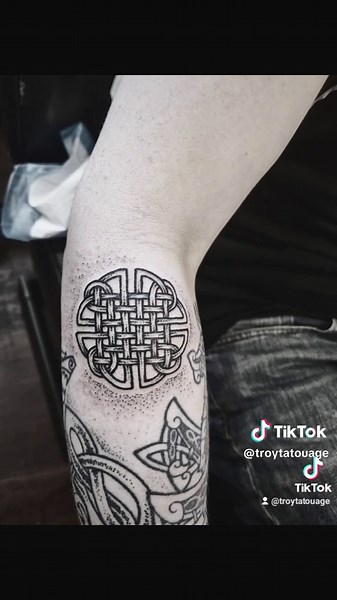 Dara Knot: Deep Dive into Celtic Symbolism