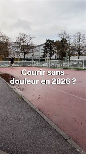 🏃‍♂️ Courir sans douleur en 2026 ? C’est possible. Bienvenue chez Training Thérapie. Nous sommes une équipe de kinésithérapeutes du sport spécialisés dans la prise en charge des blessures de coureurs à pied. Notre mission : t’aider à courir sans douleur, durablement. Depuis des années, nous accompagnons des coureurs à travers : ✅ Un diagnostic fonctionnel clair (pas d’imagerie confuse) ✅ Un plan progressif adapté à TON cas ✅ Des critères mesurables pour suivre ta progression ✅ Une progression r
