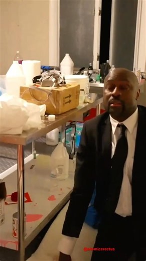 Fishtank - Burt farts and gets eliminated (Season 5)